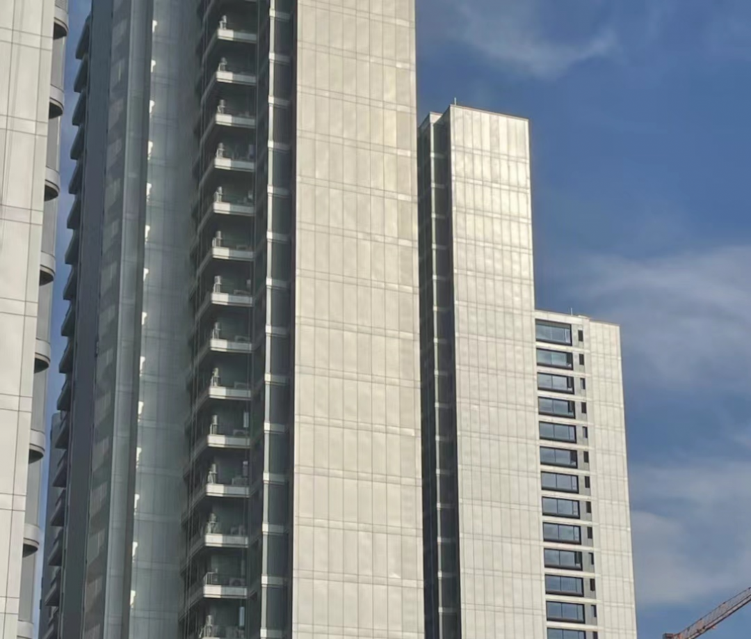 鋁單板上墻后表面出現(xiàn)凹凸不平整怎么辦？幾招教會(huì)你解決問(wèn)題