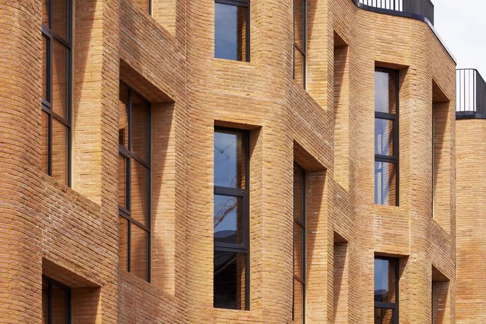 外立面涂料二：成本控制下，做出「金屬質(zhì)感、石材效果」