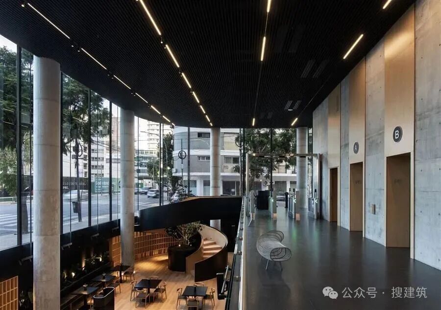 高層辦公 | 全玻璃立面